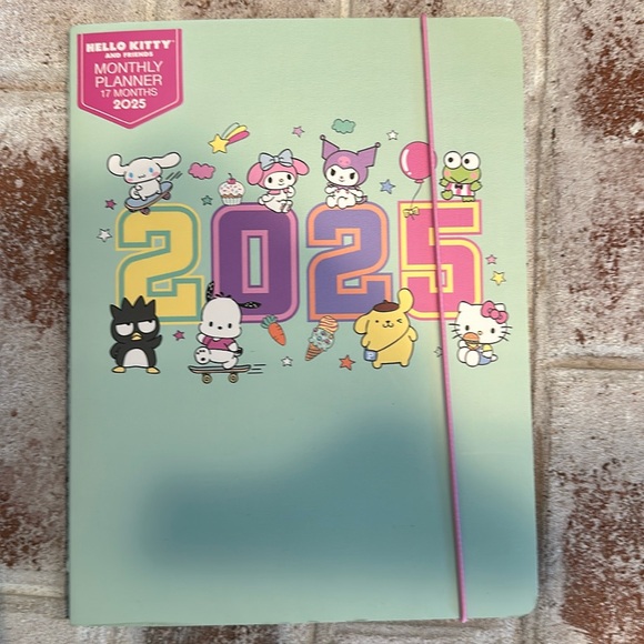 Hello Kitty Other - Hello Kitty 17 month 2025 Monthly Calendar NWT